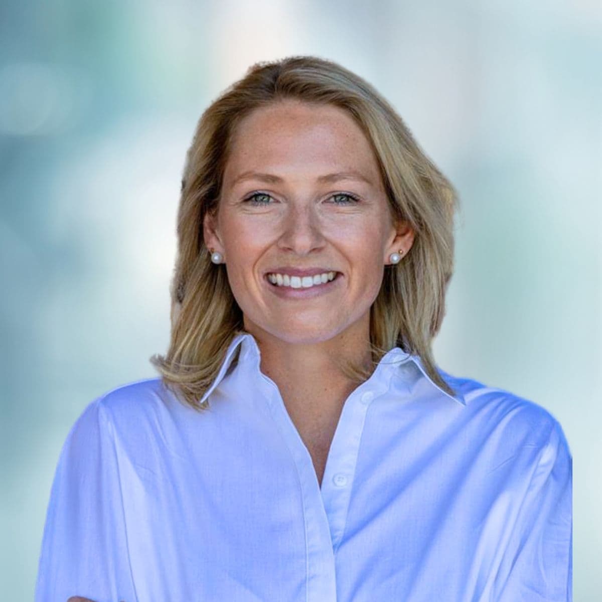 Portrait image of Dr Ione Patten